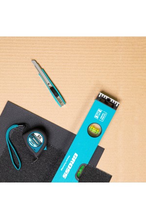 Нож, 130 мм, металлический корпус, выдвижное сегментное лезвие 9 мм (SK-5), металлическая направляющая, клипса для ремня Gross