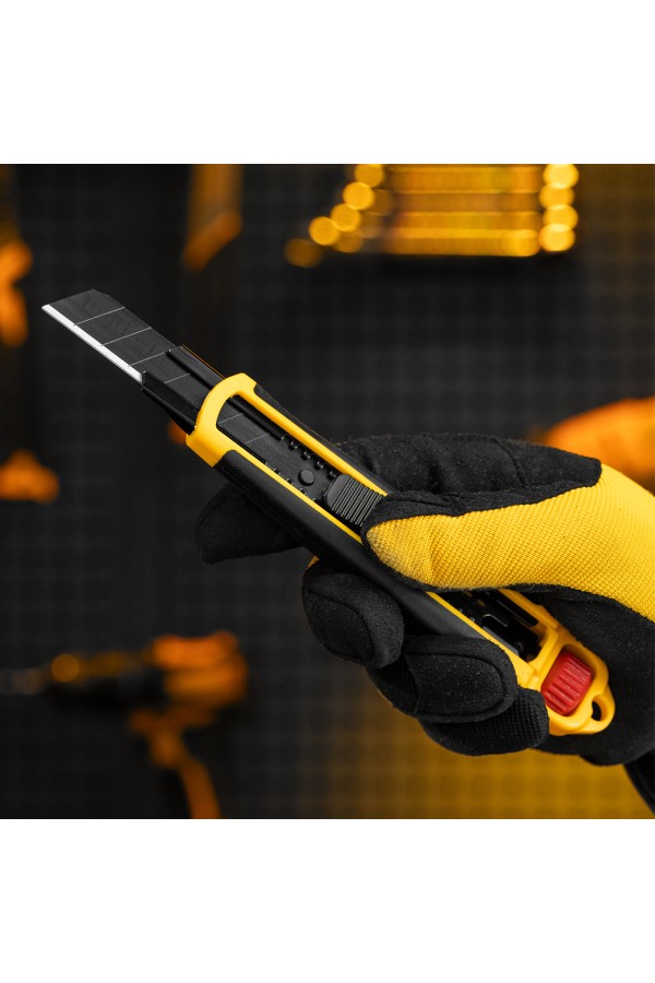 Нож, 18 мм, сменное лезвие, SK4, корпус из ABS + TPR, торцевой зажим Denzel