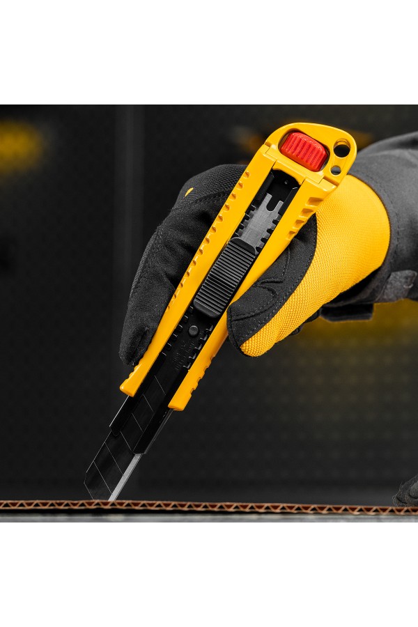 Нож, 18 мм, сменное лезвие, SK4, корпус из цинкового сплава + TPR, торцевой зажим Denzel