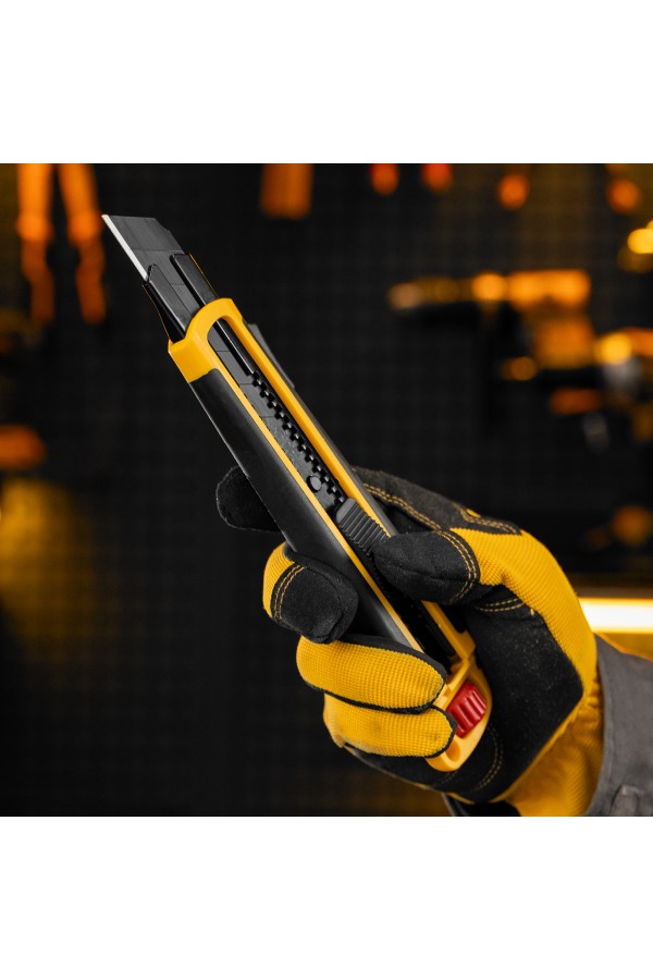 Нож, 25 мм, сменное лезвие, SK4, корпус из ABS + TPR, торцевой зажим Denzel