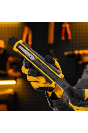 Нож, 25 мм, сменное лезвие, SK4, корпус из ABS + TPR, торцевой зажим Denzel