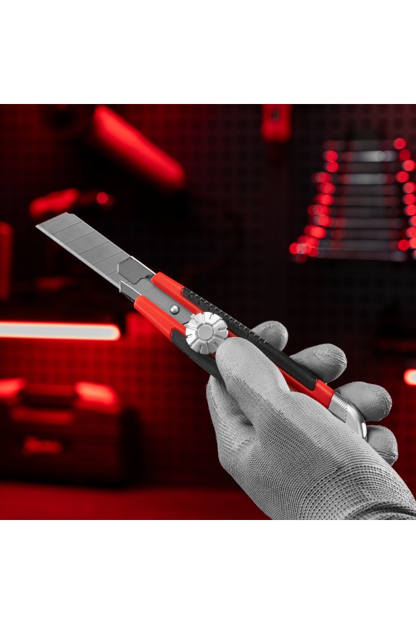 Нож, 18 мм, выдвижное лезвие, металлическая направляющая, винтовой фиксатор лезвия Matrix