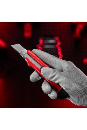 Нож, 18 мм, выдвижное лезвие, металлическая направляющая Matrix