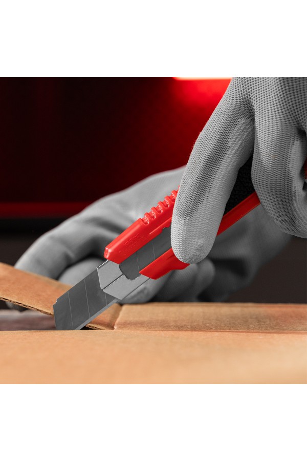 Нож, 18 мм, выдвижное лезвие, металлическая направляющая Matrix