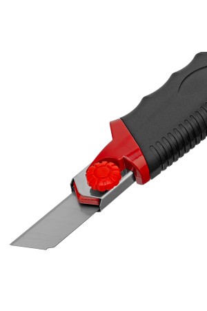 Нож, 18 мм, выдвижное лезвие, металлическая направляющая, обрезиненная ручка, 5 лезвий Matrix