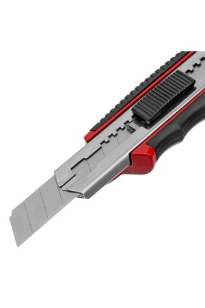 Нож, 18 мм, выдвижное лезвие, металлическая направляющая, обрезиненная ручка, 5 лезвий Matrix