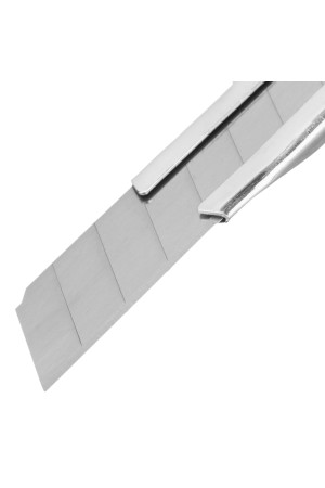 Нож, 18 мм, выдвижное лезвие металлическая направляющая, эргономичная двухкомпонентная рукоятка Matrix