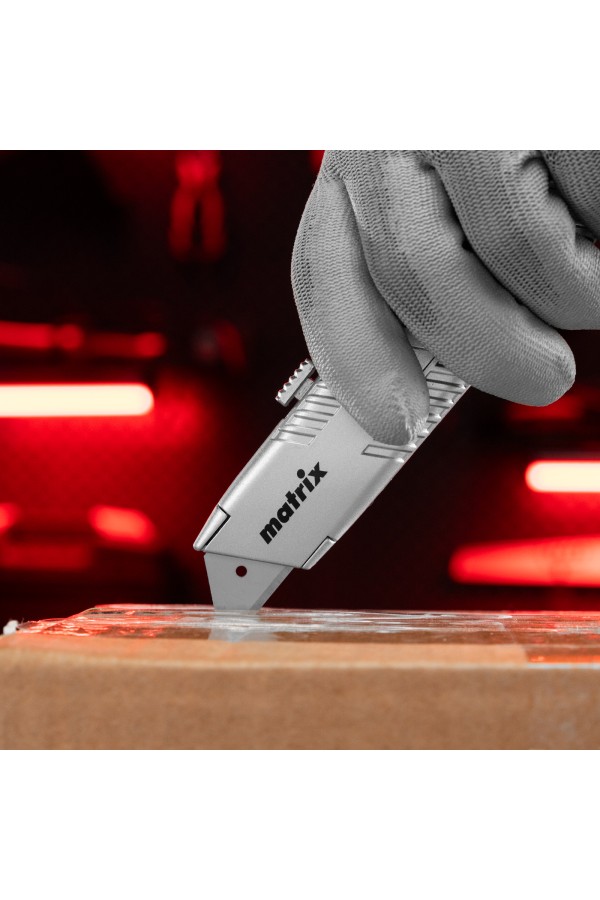 Нож, 19 мм, выдвижное трапециевидное лезвие, металлический корпус Matrix