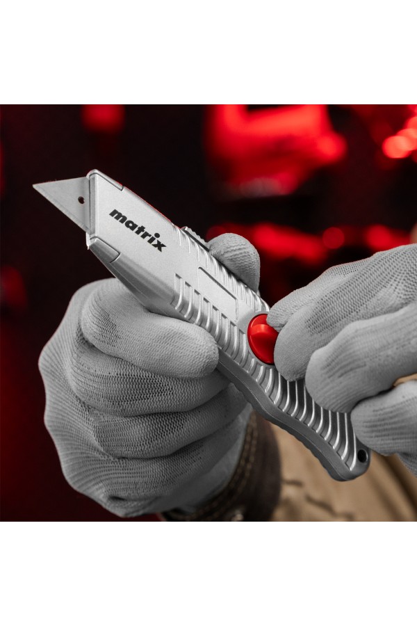 Нож, 19 мм, выдвижное трапециевидное лезвие, металлический корпус Matrix