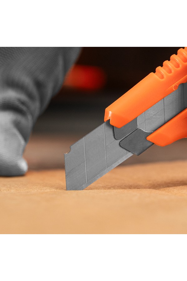 Нож, 18 мм, выдвижное лезвие, металлическая направляющая Sparta