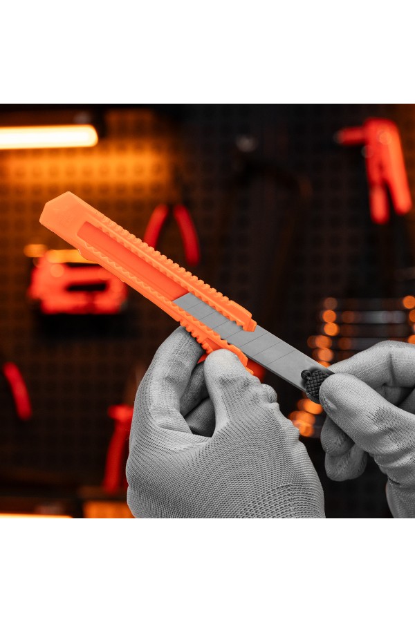 Нож, 18 мм, выдвижное лезвие Sparta