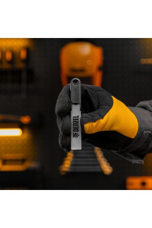 Лезвия, 9 мм, сталь SK5 - 0,4 мм, 10 штук// Denzel