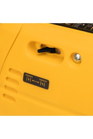 Генератор инверторный GT-2200iS, 2.2 кВт, 230 В, бак 4 л, закрытый корпус, ручной старт Denzel