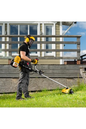 Триммер бензиновый DT-43E, 43 см3, неразъемная штанга, электростартер, состоит из 2 частей Denzel