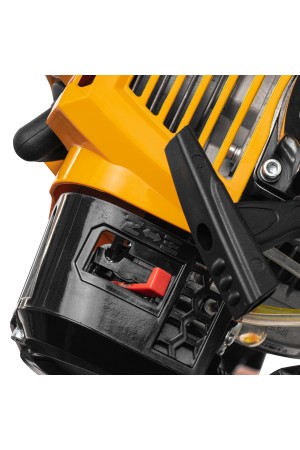 Триммер бензиновый DTS-43, 43 см3, неразъемная штанга, состоит из 2 частей Denzel