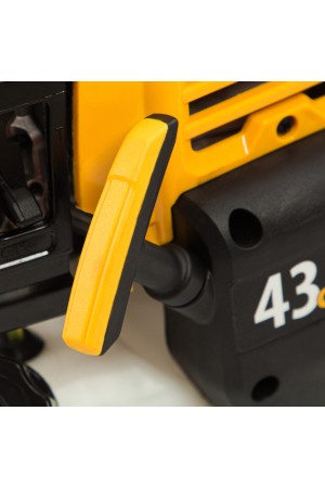 Триммер бензиновый DT 43, 43 см3, 2.5 л. с, неразъемная штанга, состоит из 2 частей Denzel