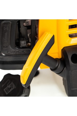 Триммер бензиновый DT 52, 52 см3, 3 л. с, неразъемная штанга, состоит из 2 частей Denzel