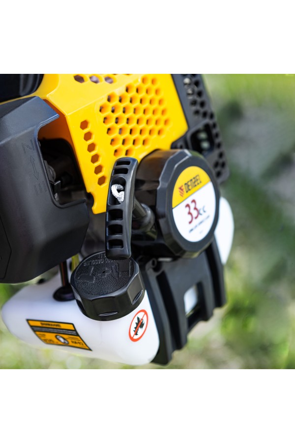 Триммер бензиновый DGT 330, 33 см3, 1.8 л. с, неразъемная штанга, состоит из 2 частей Denzel