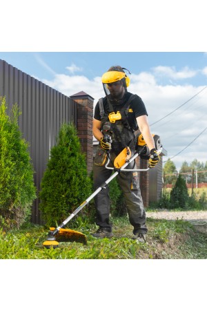 Триммер бензиновый DGT 520S, 52 см3, 3 л. с, разъемная штанга, состоит из 2 частей Denzel