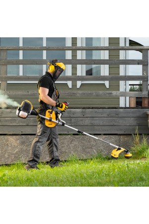 Триммер бензиновый DGT 520S, 52 см3, 3 л. с, разъемная штанга, состоит из 2 частей Denzel