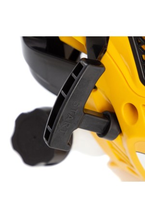 Триммер бензиновый DTL-33S, 33 см3, разъемная штанга, состоит из 2 частей Denzel