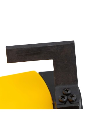 Триммер бензиновый DTL-33S, 33 см3, разъемная штанга, состоит из 2 частей Denzel