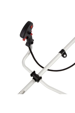 Триммер бензиновый DTL-33S, 33 см3, разъемная штанга, состоит из 2 частей Denzel