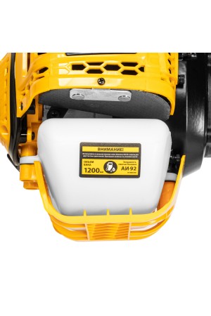 Триммер бензиновый DTL-43, 43 см3, неразъемная штанга, состоит из 2 частей Denzel