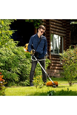 Триммер бензиновый DTL-43, 43 см3, неразъемная штанга, состоит из 2 частей Denzel