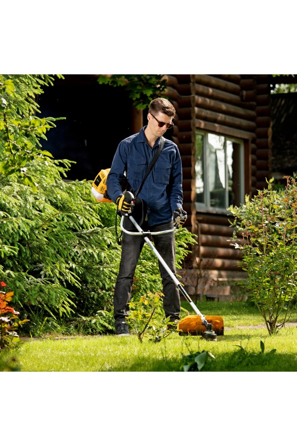 Триммер бензиновый DTL-43, 43 см3, неразъемная штанга, состоит из 2 частей Denzel