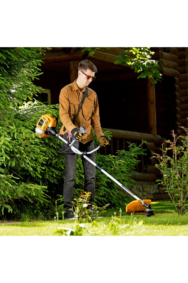 Триммер бензиновый DTL-43S, 43 см3, разъемная штанга, состоит из 2 частей Denzel