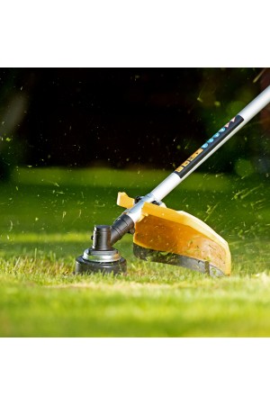 Триммер бензиновый DTL-43S, 43 см3, разъемная штанга, состоит из 2 частей Denzel