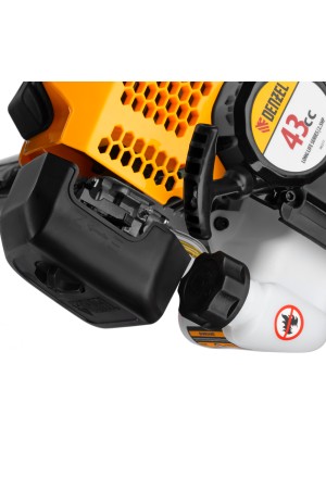 Триммер бензиновый DGT-43-PRO, анти-вибро, 43 см3, неразъем, состоит из 2 частей Denzel