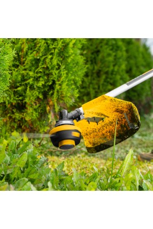 Триммер бензиновый DGT-52-PRO, анти-вибро, 52 см3, неразъем, состоит из 2 частей Denzel