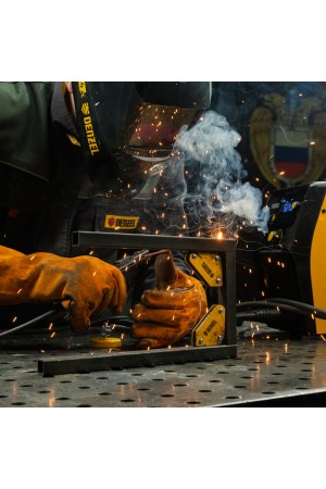 Набор из 4 магнитных фиксаторов для сварочных работ Denzel