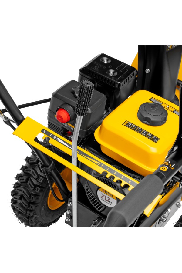 Бензиновая снегоуборочная машина SB 560, 212 cc, ручной старт Denzel