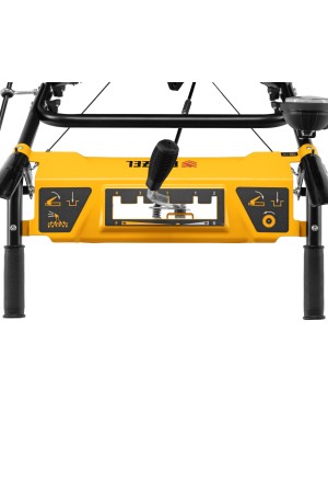 Бензиновая снегоуборочная машина SBM 610, 212 cc, ручной старт, фара Denzel