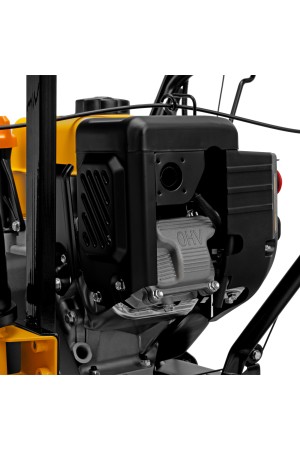 Бензиновая снегоуборочная машина SBM 610S PRO, 212 cc, электростартер, фара, обогрев Denzel