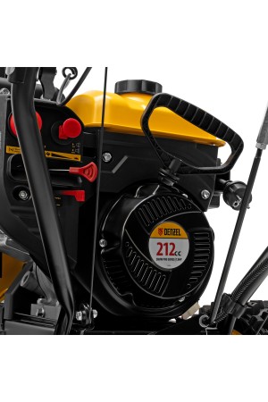 Бензиновая снегоуборочная машина SBM 610S PRO, 212 cc, электростартер, фара, обогрев Denzel