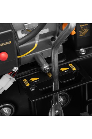Бензиновая снегоуборочная машина SBM 610DT PRO, 212cc, гусеницы, эл.старт, блок. дифф. Denzel