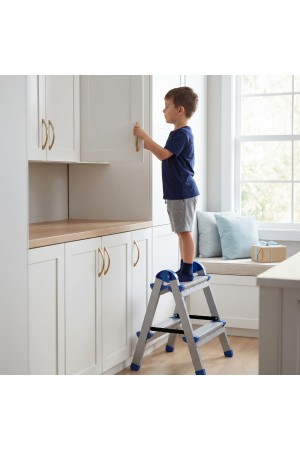 Стремянка двухсторонняя 2 ступени, сталь профиль, стальные ступени, Россия Сибртех